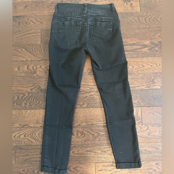 Forever 21 Los Angeles Black Cropped Jeans - Picture 8 of 9